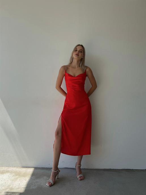 Saten Degaje Yaka Yanı Düğme Detaylı Yırtmaçlı Libor Kadın Kırmızı Elbise 22Y000452