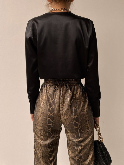 Saten Kruvaze Yaka Leonita Kadın Siyah Bodysuit 22K000231