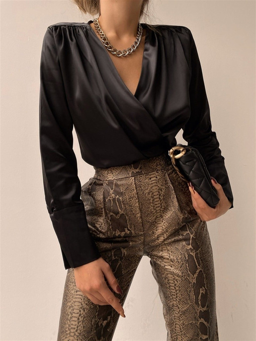 Saten Kruvaze Yaka Leonita Kadın Siyah Bodysuit 22K000231