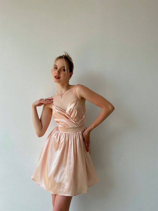 Saten Kuvaze Yaka Plileli Vesper Kadın Somon Mini Elbise 22Y000322