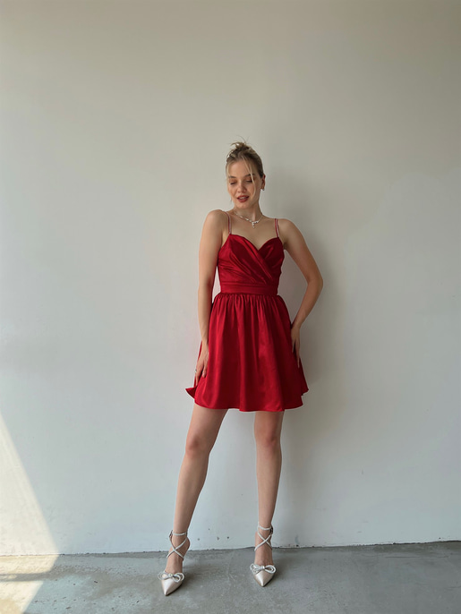 Saten Kuvaze Yaka Plileli Vesper Kadın Kırmızı Mini Elbise 22Y000322