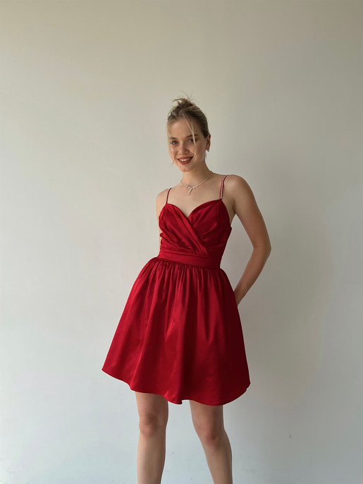 Saten Kuvaze Yaka Plileli Vesper Kadın Kırmızı Mini Elbise 22Y000322