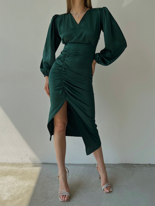 Saten Midi Önden Büzgülü Ve Yırtmaçlı Christina Kadın Zümrüt Elbise 22K000547