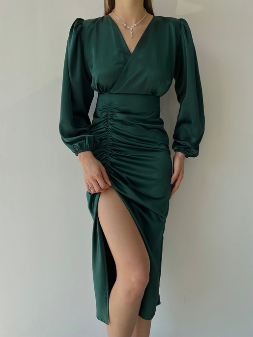 Saten Midi Önden Büzgülü Ve Yırtmaçlı Christina Kadın Zümrüt Elbise 22K000547