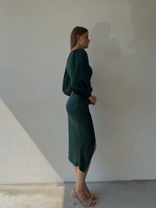 Saten Midi Önden Büzgülü Ve Yırtmaçlı Christina Kadın Zümrüt Elbise 22K000547