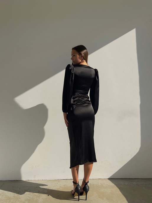 Saten Midi Önden Büzgülü Ve Yırtmaçlı Christina Kadın Siyah Elbise 22K000547