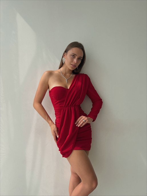 Tek Omuz Uzun Kol Önü Ve Yanları Drapeli Göğüs Pedli Traeger Kadın Kırmızı Mini Elbise 23K000039