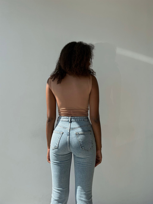 Vatkalı Derin V Dantel Yaka Elanor Kadın Camel Bodysuit 22Y000067