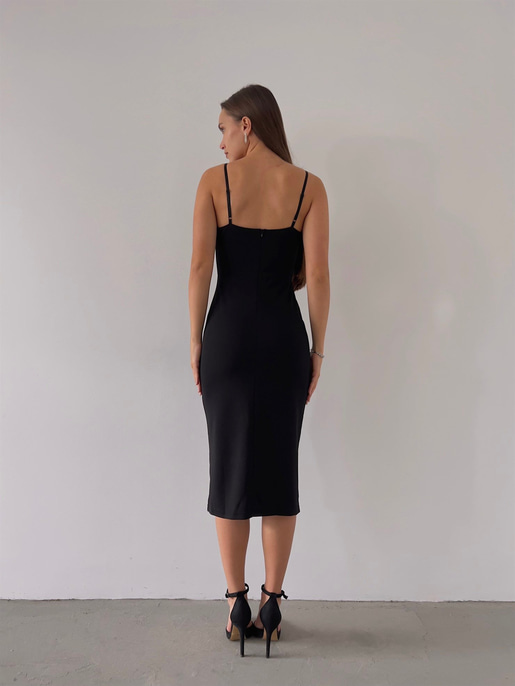 Yırtmaçlı Göğüs Çevresi Taş Detay İnce Askılı Trista Kadın Siyah Elbise 22Y000136