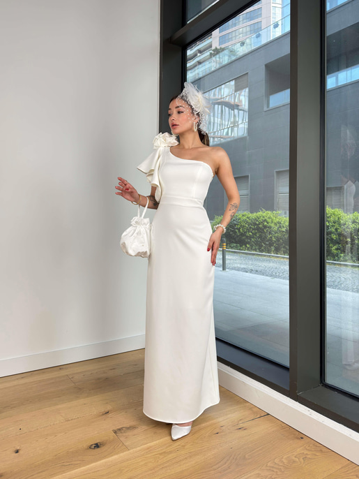 Zendaya Elbise 24Y518