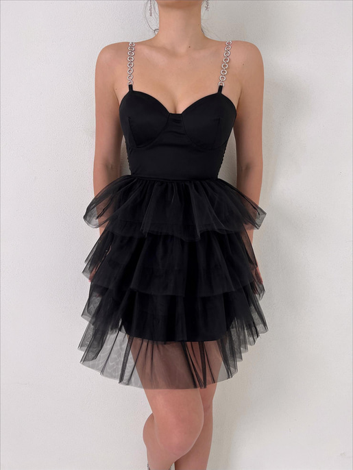 Zincir Askılı Eteği Tül Fırfır Detaylı Taryn Kadın Siyah Mini Elbise 23Y000028