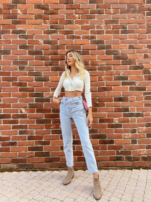 Asimetrik Kemer Detaylı Kadın Mavi Jean Pantolon 21K000113