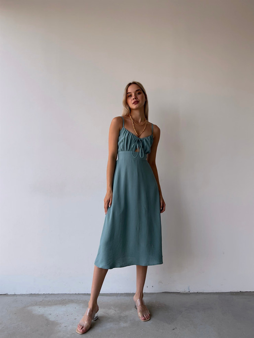 Askılı Yakası Büzgülü Bağcıklı Corinne Kadın Mint Renk Midi Elbise 22Y000073