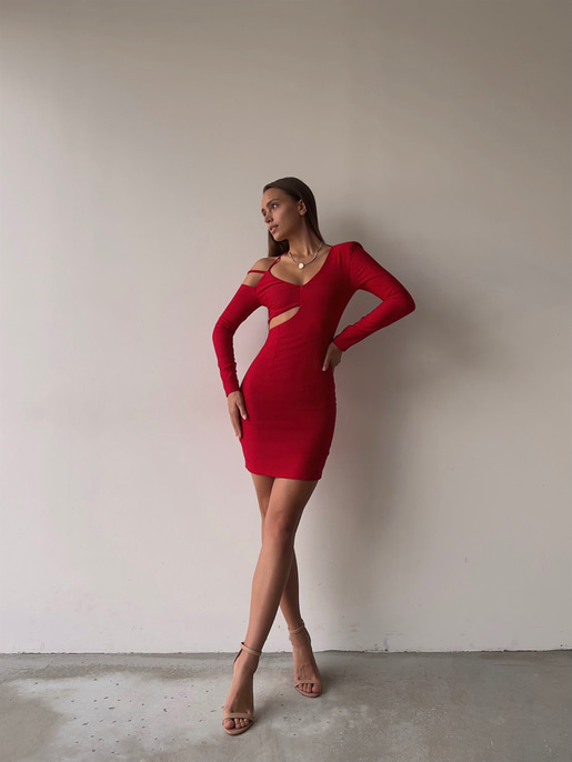 Beli Pencere Detaylı Tek Omuz Dekolteli Uzun Kol Leo Kadın Kırmızı Mini Elbise 23K000035