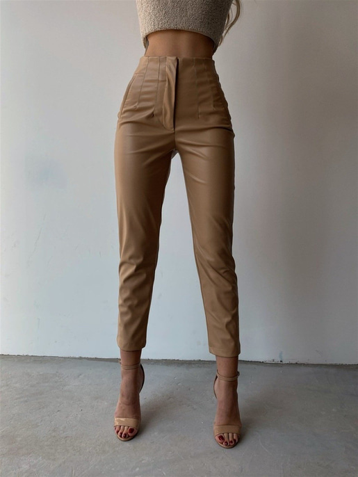 Beli Pensli Havuç Paça Suni Deri Kadın Camel Pantolon 22K000204