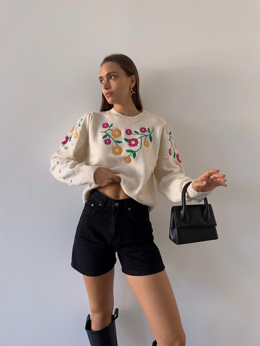 Bisiklet Yaka Çiçek Desenli Todd Kadın Krem Kazak 23K000183