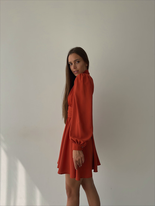 Boğazlı Derin V Yaka Düğmeli Kol Belden Oturtmalı Eteği Volanlı Ivon Kadın Kiremit Mini Elbise 23K000029