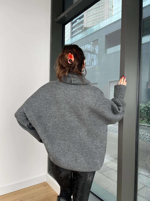 Boğazlı Oversize Allan Kadın Gri Kazak 24k428