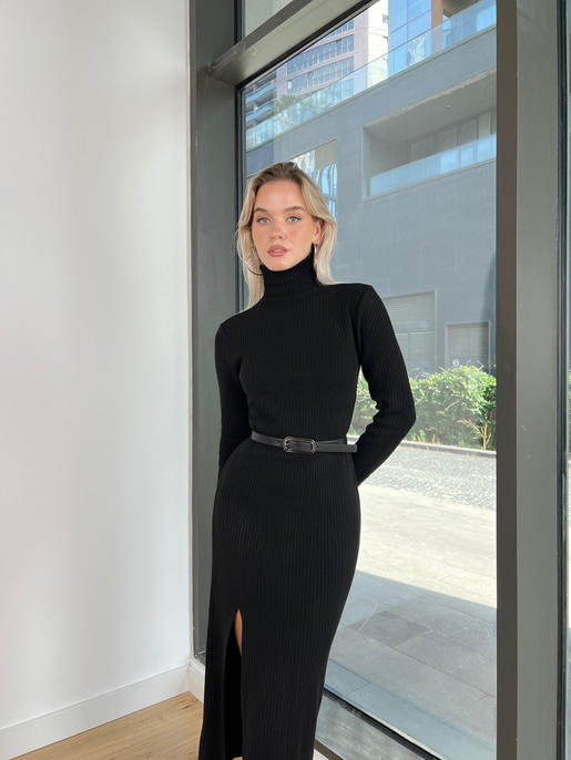 Boğazlı Uzun Kollu Yırtmaçlı Nunca Kadın Siyah Triko Elbise 24k000158