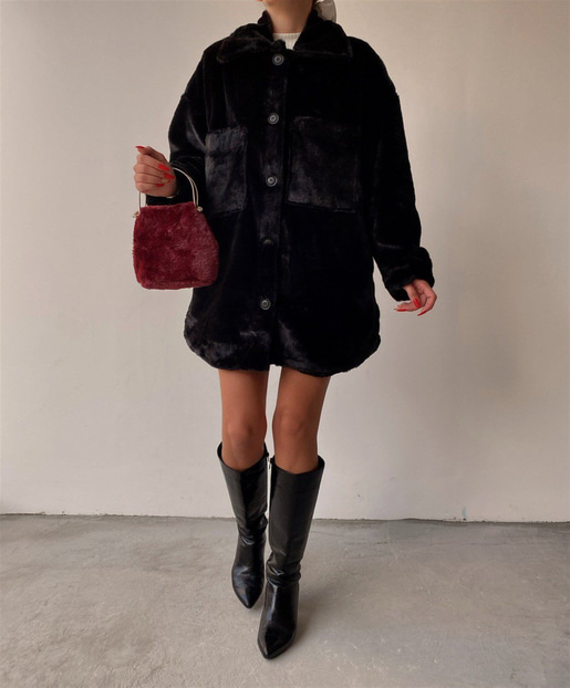 Boyfriend Önde Büyük Cep Detaylı Kadın Siyah Renk  Kürk Mont 22K000355