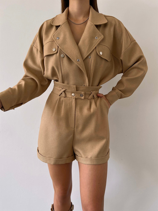 Boyfriend Önü Çıtçıt Kapamalı Ceket Ve Yüksek Bel Yanları Cepli Şort Zayne Kadın Camel Takım 23K000181