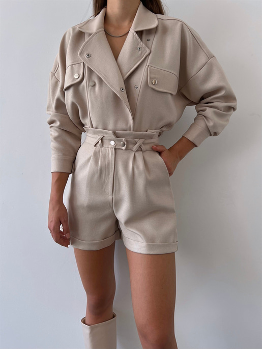 Boyfriend Önü Çıtçıt Kapamalı Ceket Ve Yüksek Bel Yanları Cepli Şort Zayne Kadın Bej Takım 23K000181