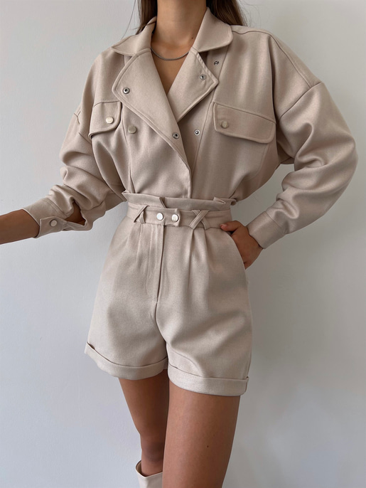 Boyfriend Önü Çıtçıt Kapamalı Ceket Ve Yüksek Bel Yanları Cepli Şort Zayne Kadın Bej Takım 23K000181