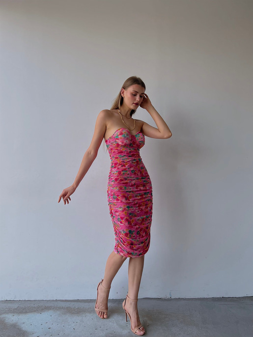 Çiçek Desenli Kalp Yaka Drapeli Straplez Hobart Kadın Pembe Midi Elbise 23K000027