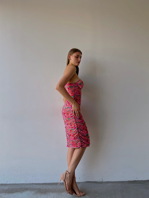 Çiçek Desenli Kalp Yaka Drapeli Straplez Hobart Kadın Pembe Midi Elbise 23K000027