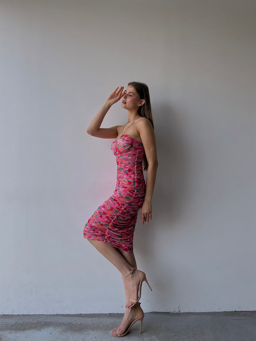 Çiçek Desenli Kalp Yaka Drapeli Straplez Hobart Kadın Pembe Midi Elbise 23K000027