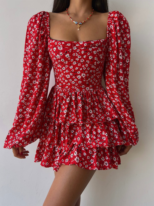 Çiçekli Lastik Omuz Fırfırlı Kare Yaka Livio Kadın Kırmızı Mini Elbise 22Y000500