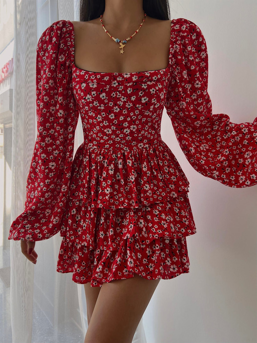 Çiçekli Lastik Omuz Fırfırlı Kare Yaka Livio Kadın Kırmızı Mini Elbise 22Y000500