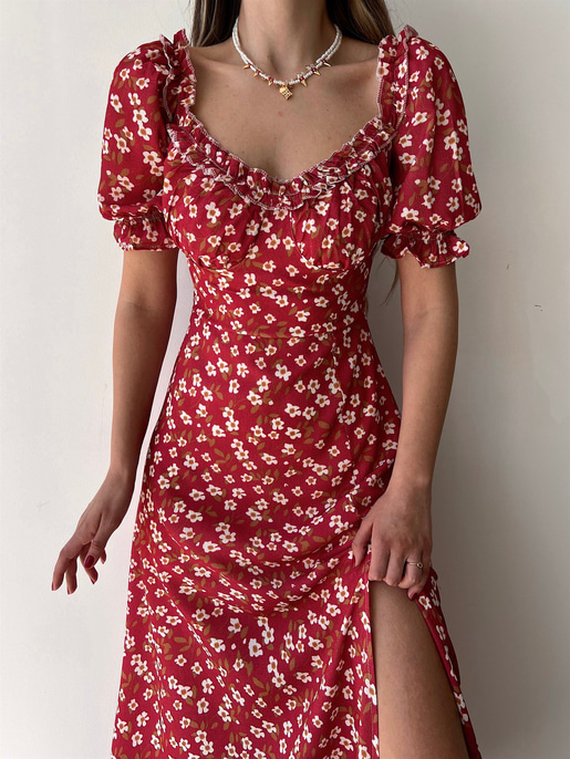Çiçekli Midi Boy Yaka Çevresi Fırfırlı Yırtmaçlı Presley Kadın Bordo Elbise 22Y000286