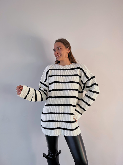 Çizgili Bisiklet Yaka Geniş Uzun Kadın Ekru Kazak 23K000194