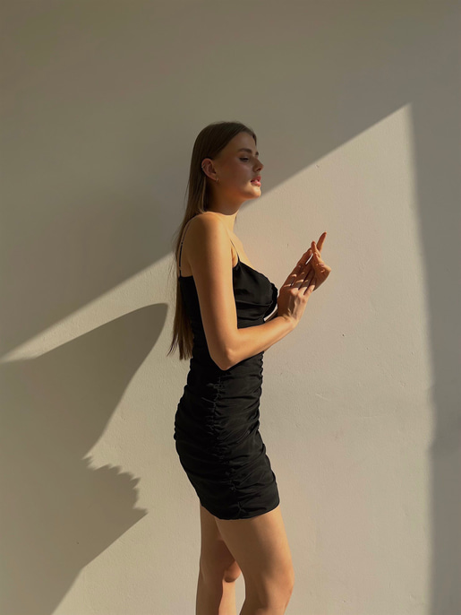 Derin Dekolte Taş Detay Drapeli Ayarlanabilir Askı Mini Tobia Kadın Siyah Elbise 22Y000517