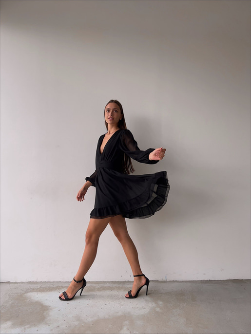 Derin V Yaka Uzun Tül Kol Eteği Fırfırlı Zia Kadın Siyah Mini Elbise 23K000111