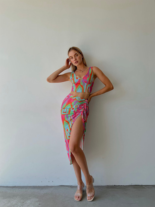 Desenli Yanı Ayarlanabilir Büzgülü Ve Yırtmaçlı Nevio Kadın Renkli İkili Takım 22Y000467