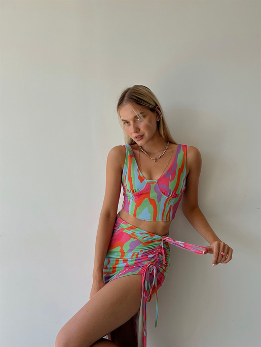 Desenli Yanı Ayarlanabilir Büzgülü Ve Yırtmaçlı Nevio Kadın Renkli İkili Takım 22Y000467