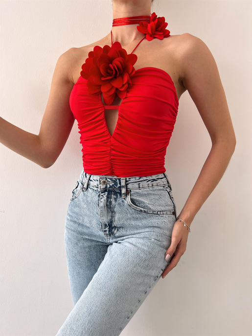 Drape Detaylı Boyundan Bağlamalı Cena Kadın Kırmızı Gül Detaylı Crop 23Y000368