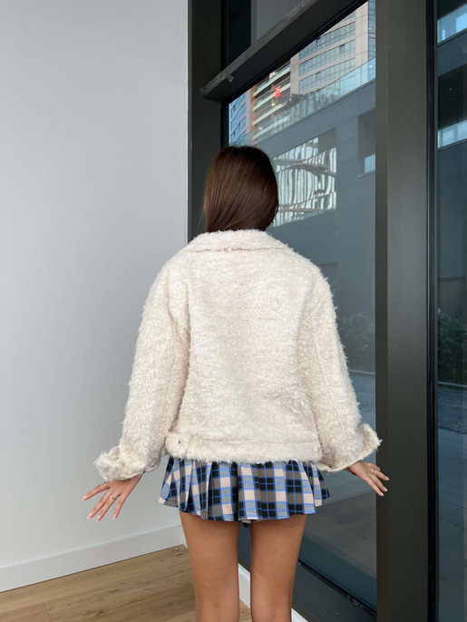 Düğme Kapamalı Peluş Bastian Kadın Ekru Ceket 24k217