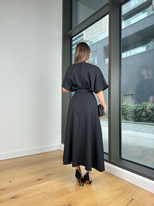 Geniş Kol Beli Kemerli Daril Kadın Siyah Midi Elbise 24Y511