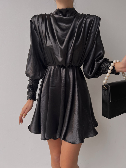 Geniş Manşet Dökümlü Yaka Lastik Bel Feliciano Kadın Siyah Elbise 22K000070