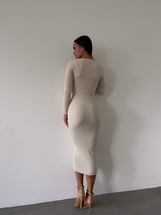 Hırkası Düğme Kapamalı Kalp Yaka Askılı Triko Milena Kadın Bej Midi Boy Takım Elbise 23K000157