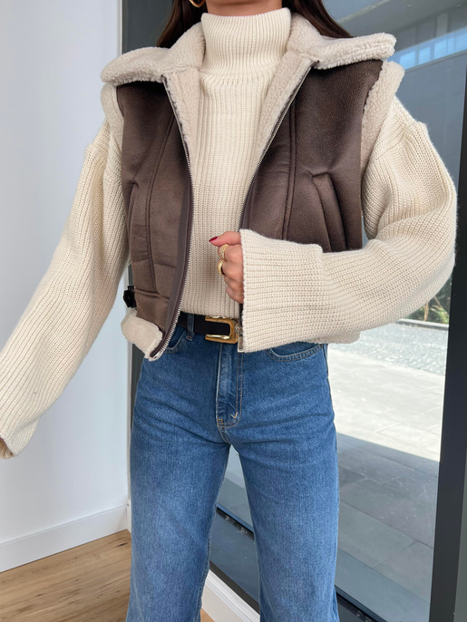 İçi Peluş Kürklü Yanları Cepli Fermuar Kapamalı Eferi Kadın Kahve Yelek 24k000057