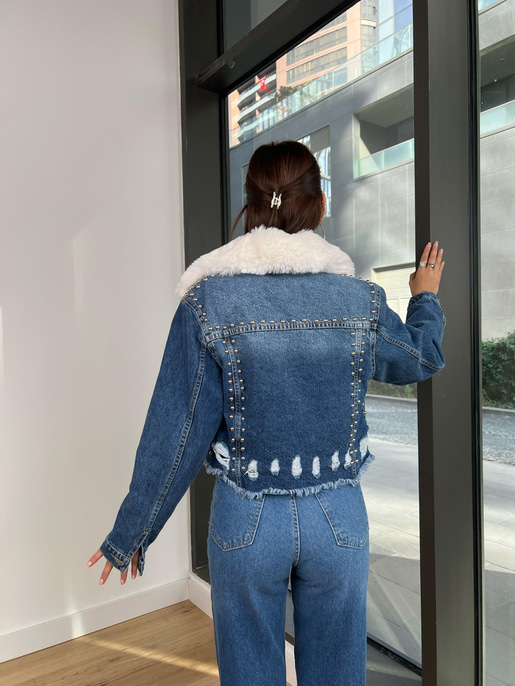 İçi Sökülebilir Kürklü Zımbalı Kadın Mavi Kot Ceket 24k000184