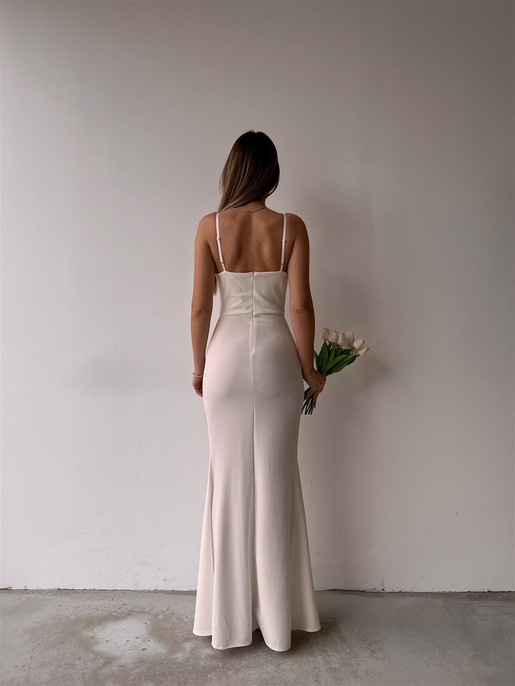 İnce Askılı Önden Yırtmaçlı Uzun Lisbeth Kadın Beyaz Elbise 22K000581