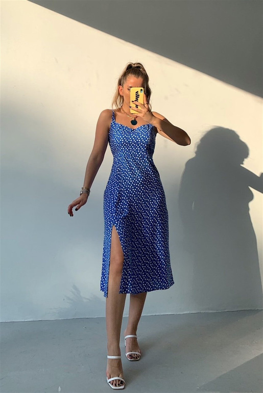 Kalın Askı Kalp Desenli Yırtmaçlı Kadın Saks Midi Elbise 21Y000342