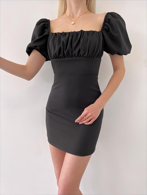 Kare Yaka Kısa Balon Kol Sırt Dekolteli Zenn Kadın Siyah Mini Elbise 23Y000120