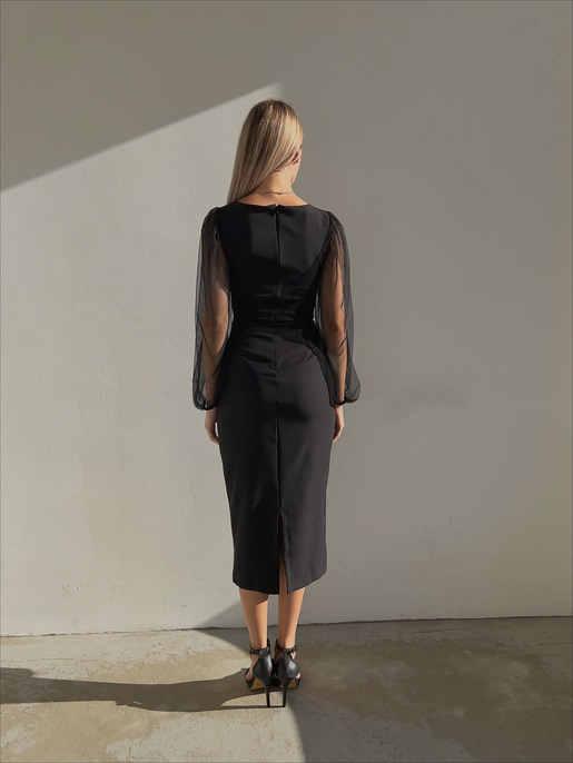 Kare Yaka Kolları Tül Arka Etek Kısmı Yırtmaçlı Jarlan Kadın Siyah Midi Boy Elbise 23K000097