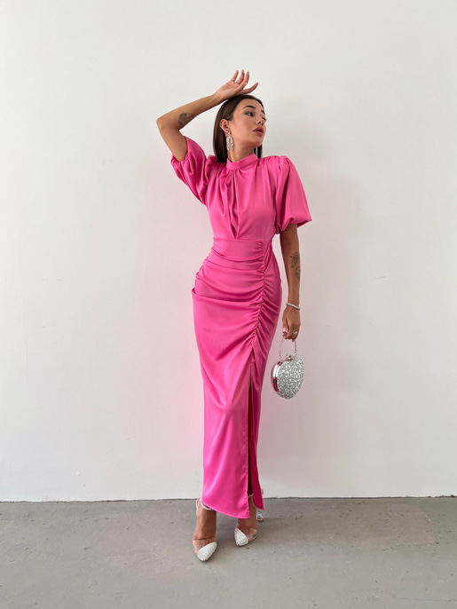 Kısa Kol Saten Önden Yırtmaçlı Drape Gage Kadın Fuşya Elbise 22K000431